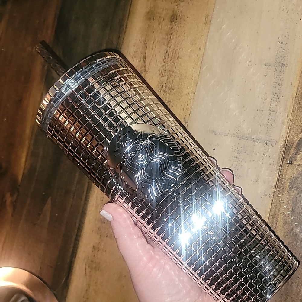 Starbucks 2023 Holiday Silver Chrome Grid Tumbler 24oz Venti Size - Picture 1 of 8
